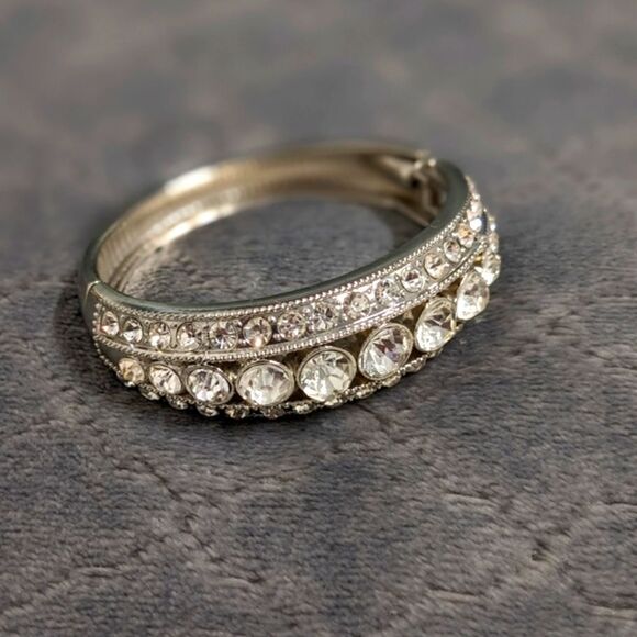 Vintage 80's Silvertone and Rhinestone Hinged Bracelet - Picture 8 of 10